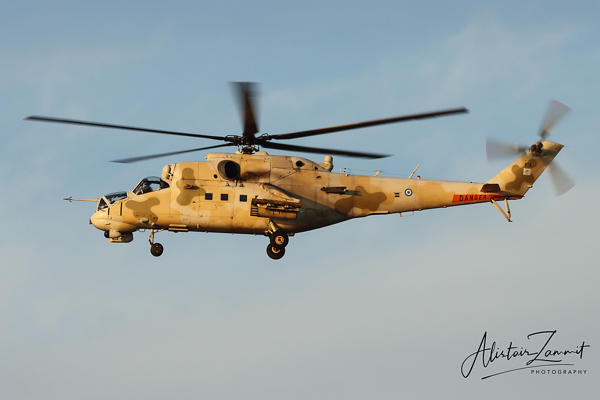 Mi-35P   819