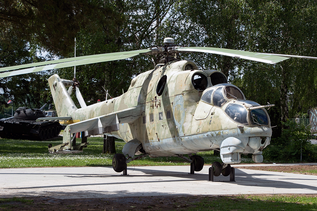 Mi-24D   302