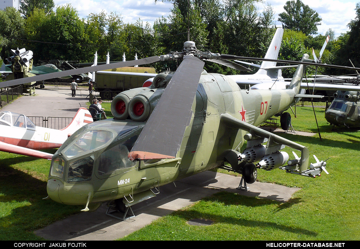 Mi-24A   07 red