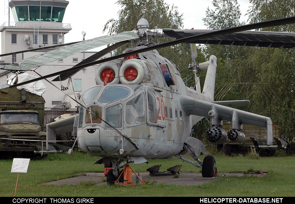 Mi-24A   20 red