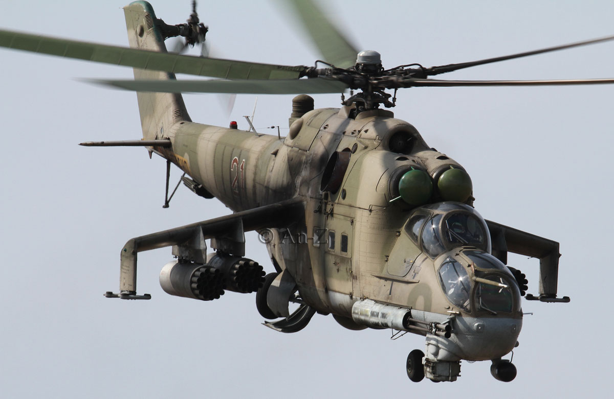 Mi-24P   21 red