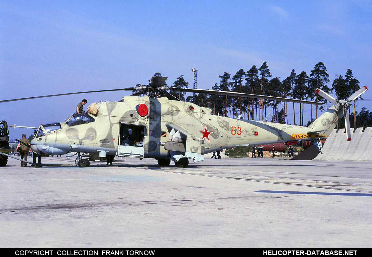Mi-24R   63 red