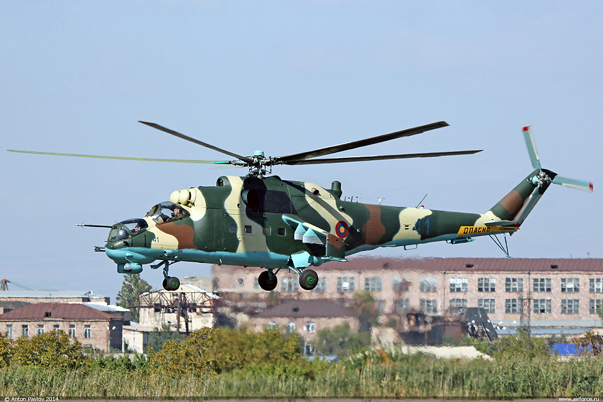 Mi-24P   41 blue