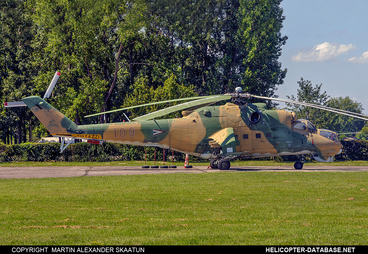 Mi-24D   109