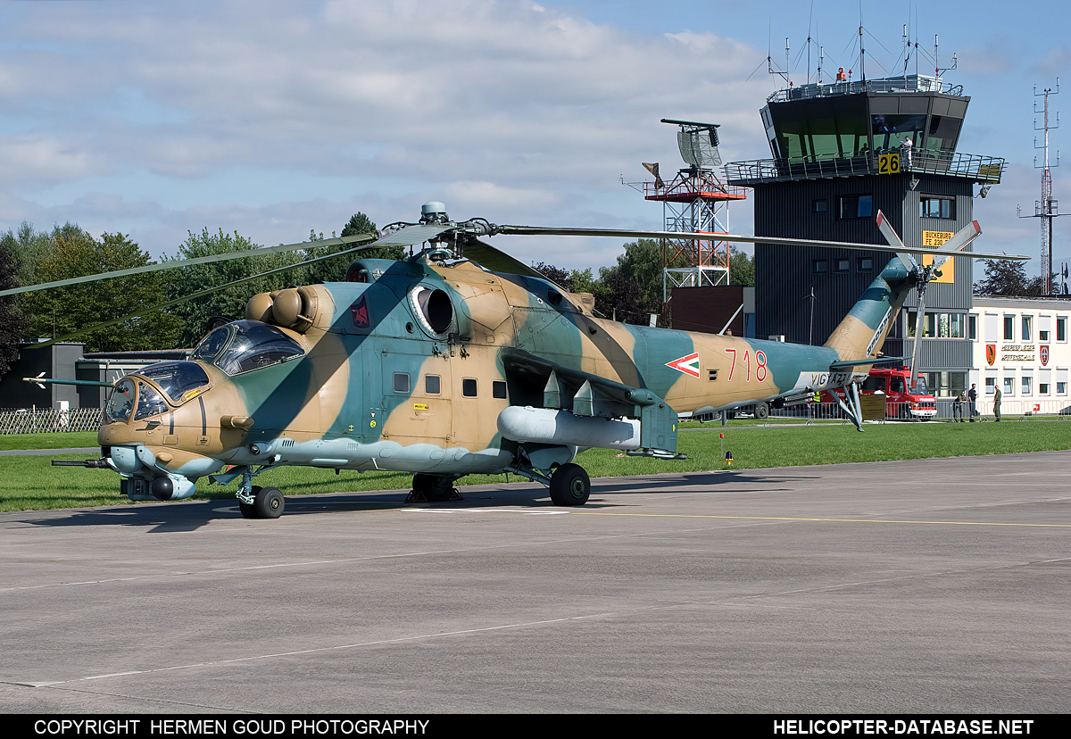Mi-24V   718