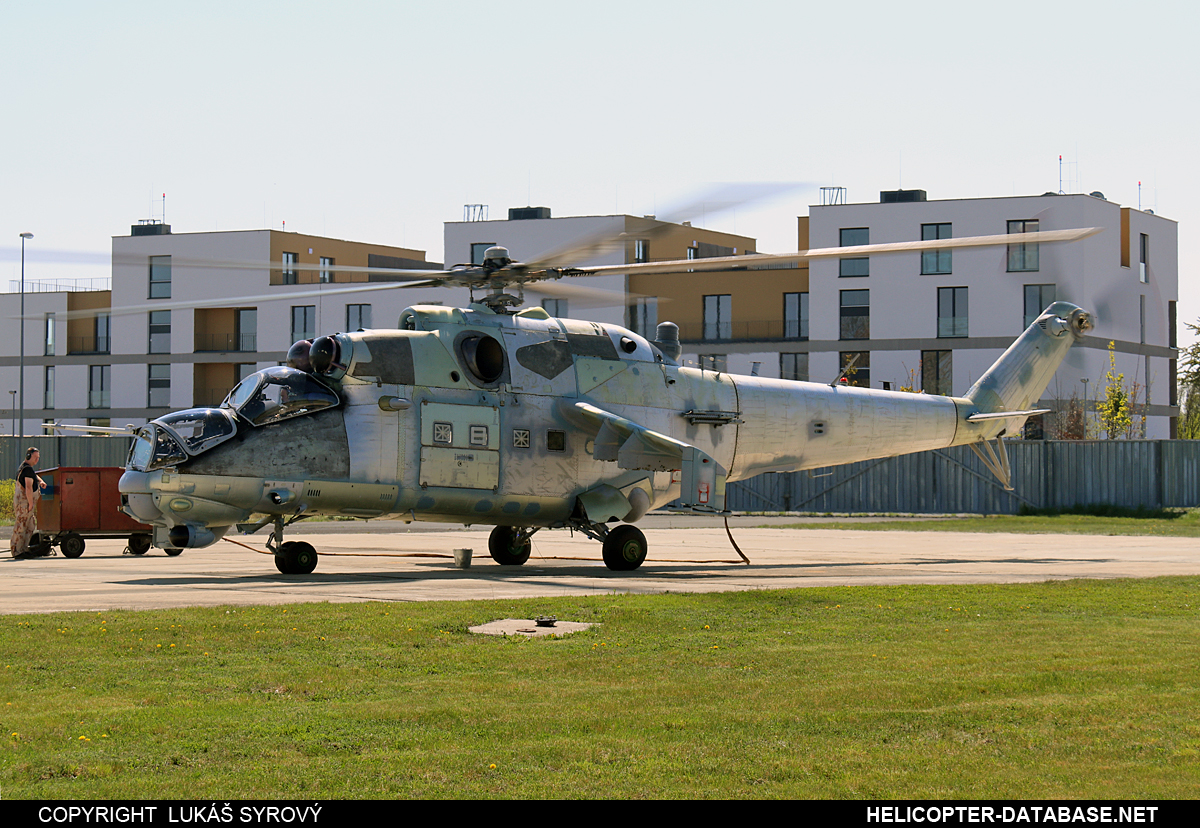 Mi-35   3370