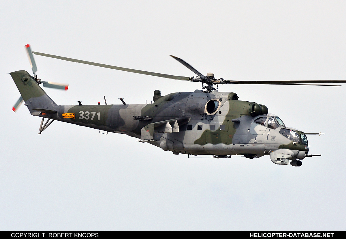 Mi-35   3371