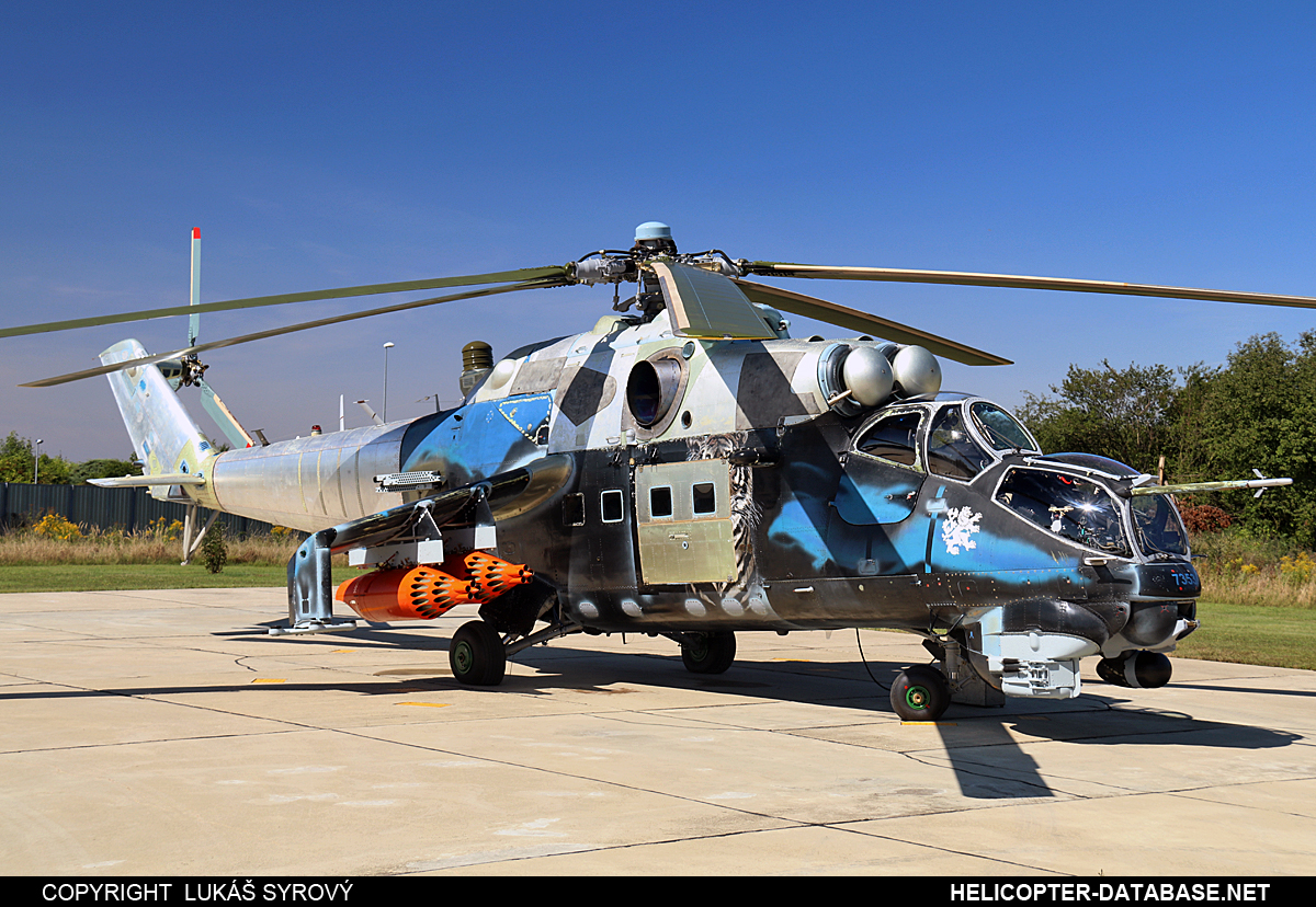 Mi-35   7353