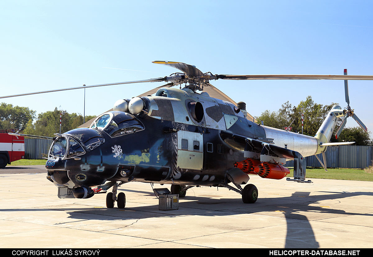 Mi-35   7353