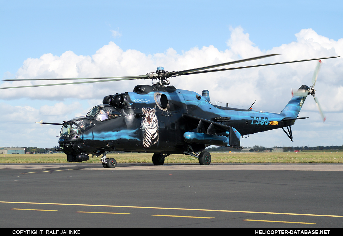 Mi-35   7353