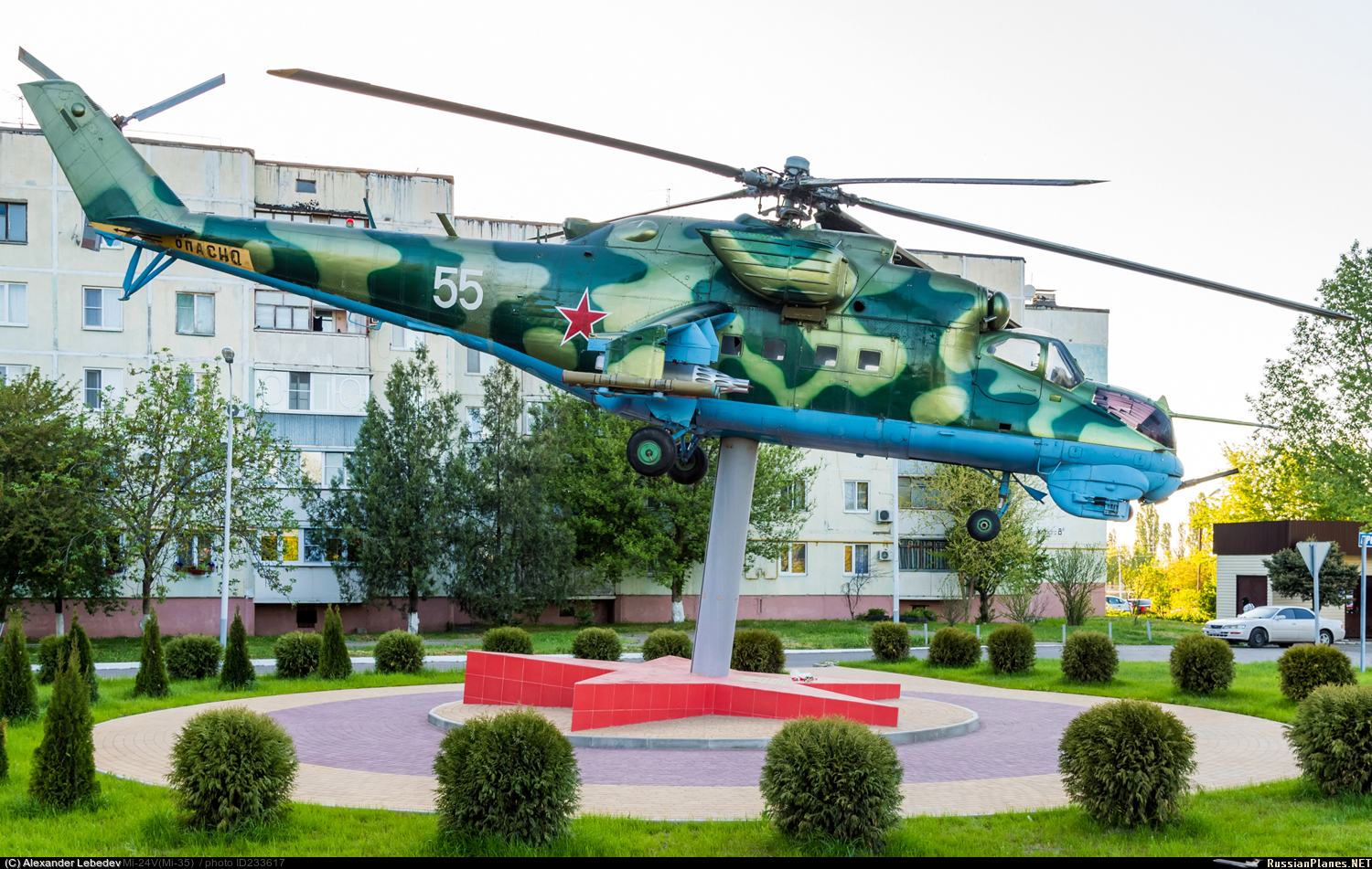 Mi-24V   55 white