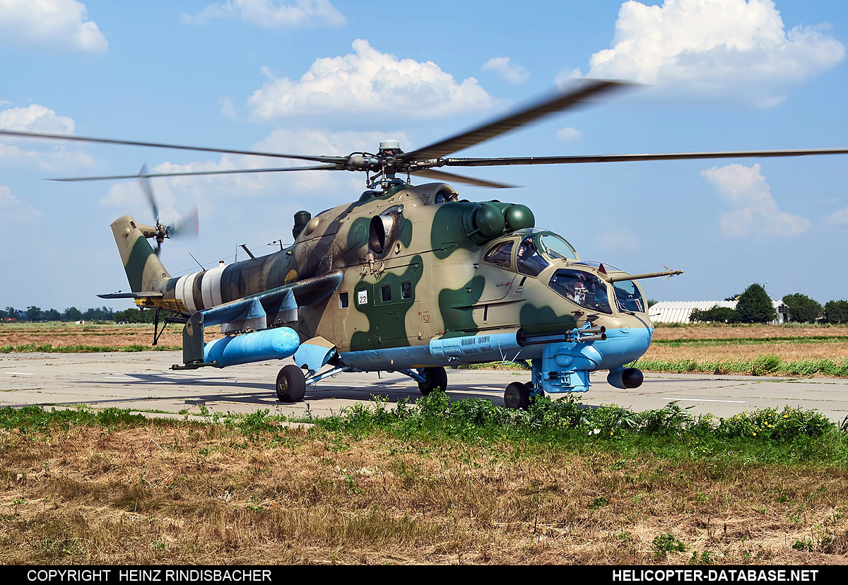 Mi-24P   22 black