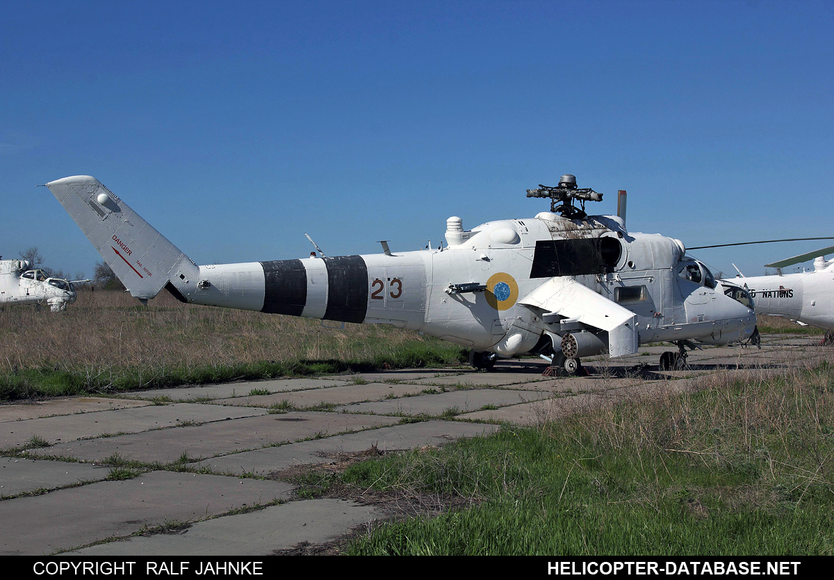 Mi-24R   23 red