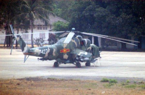 Mi-24A   7427