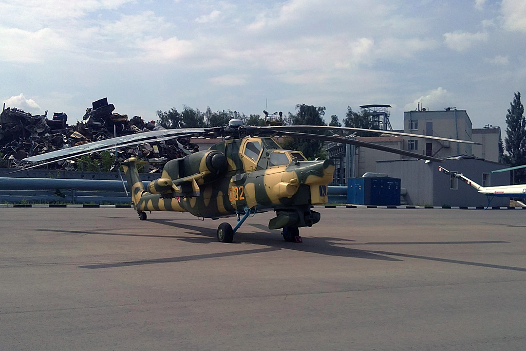 Mi-28A   032 yellow