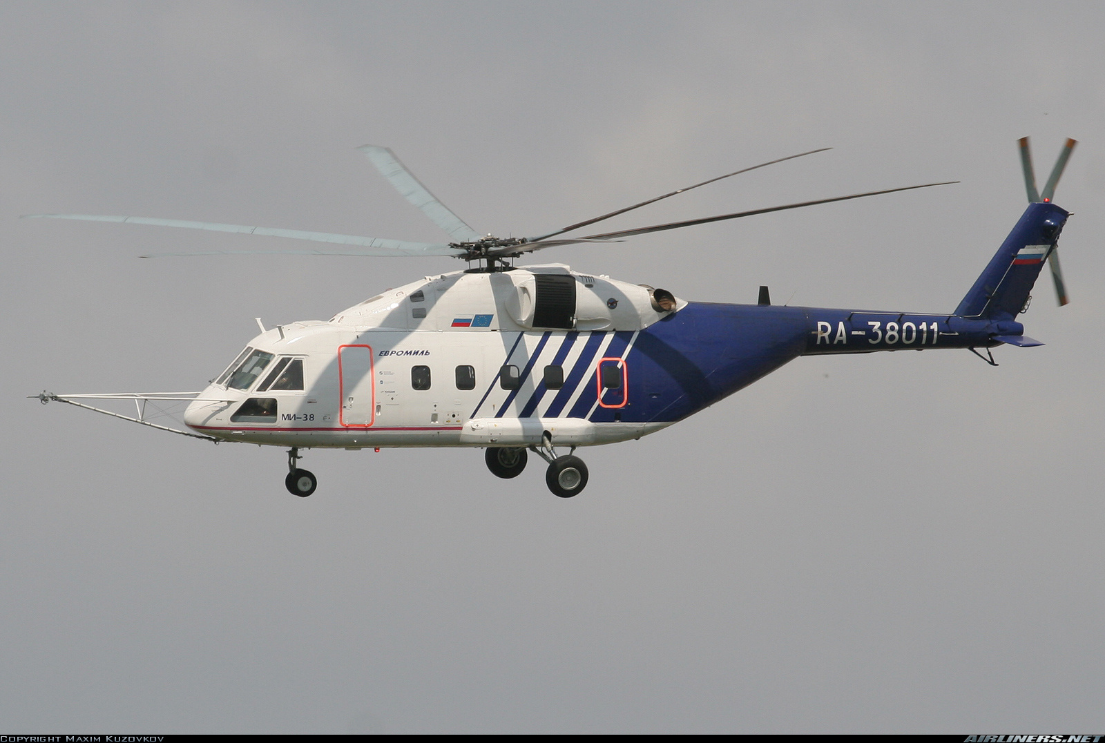 Mi-38   RA-38011