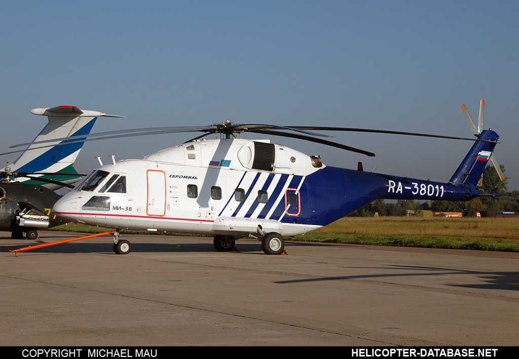 Mi-38   RA-38011