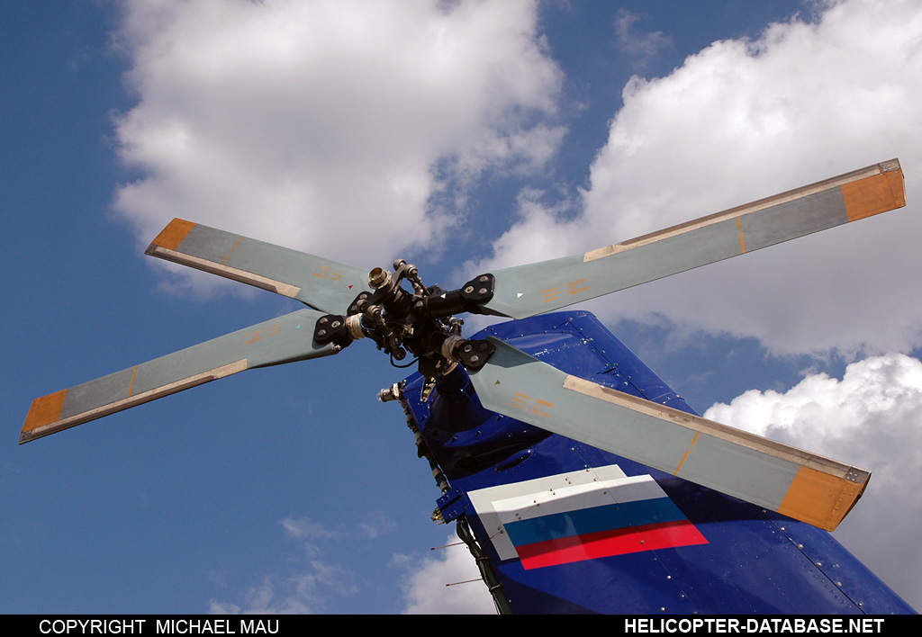 Mi-38   RA-38011