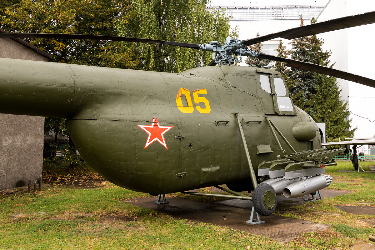 Mi-4AV   05 yellow