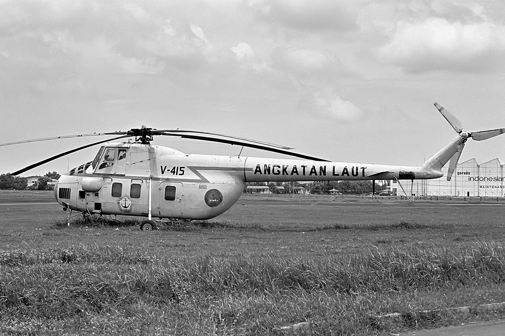 Mi-4S(Salon)   V-415