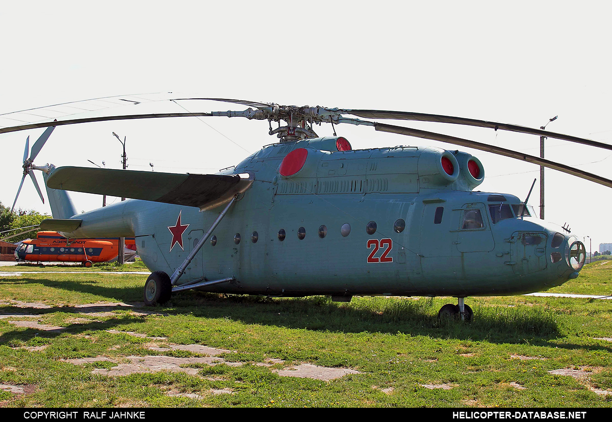 Mi-6A   22 red