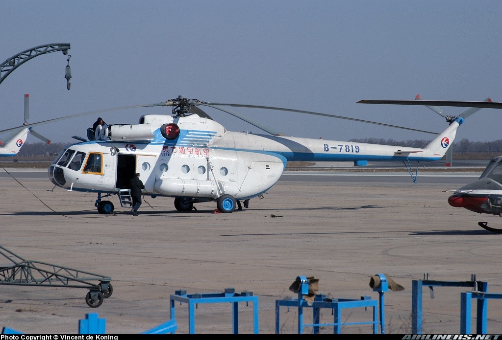 Mi-8T   B-7819