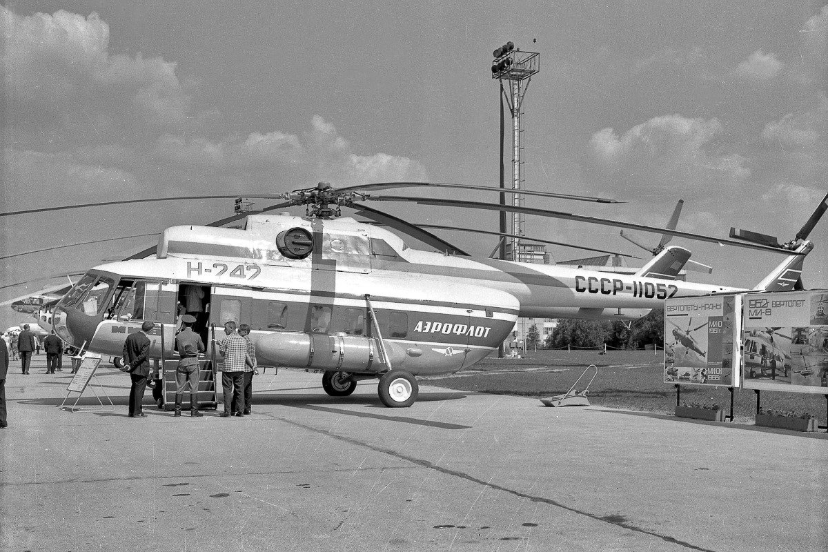 Mi-8PS   CCCP-11052