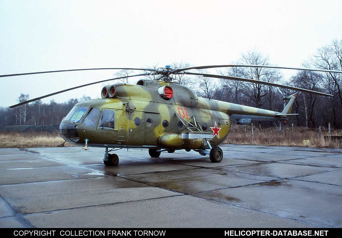 Mi-8AT   01 red