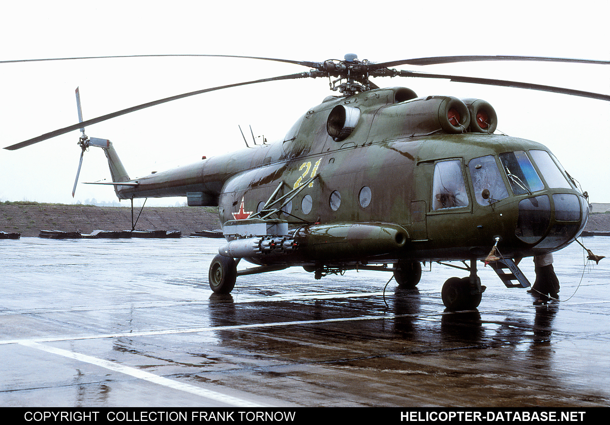 Mi-8AT   21 yellow