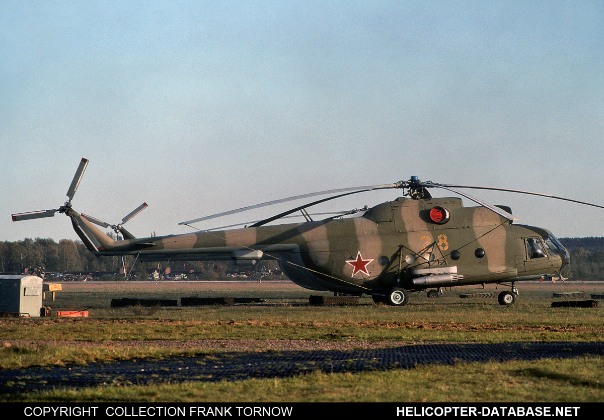 Mi-8T   28 yellow
