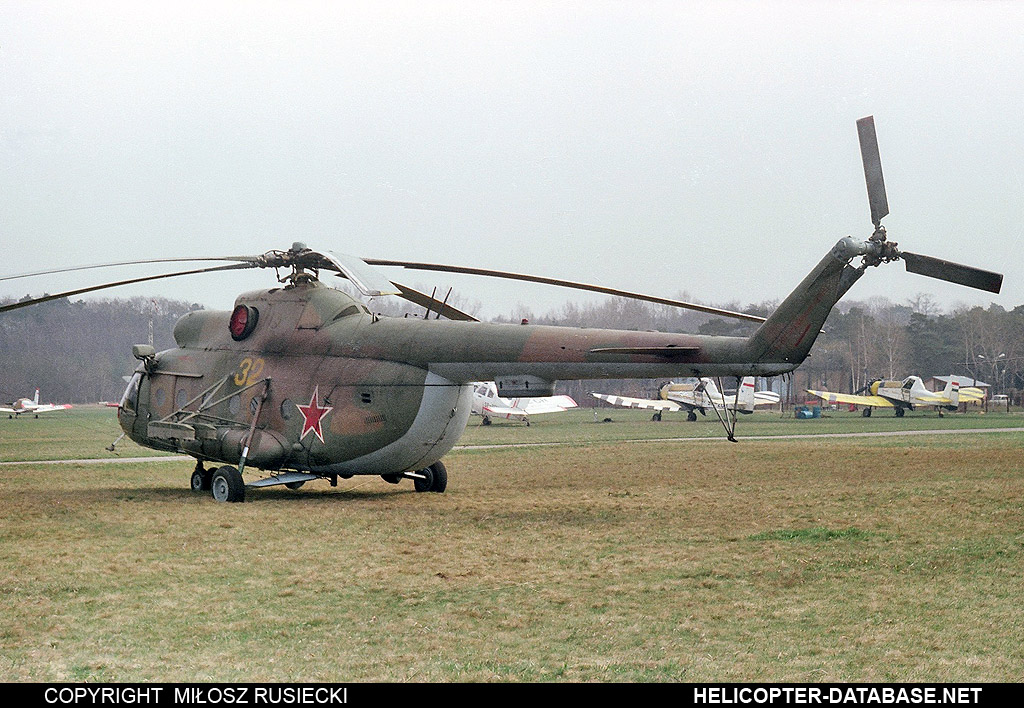 Mi-8T   32 yellow