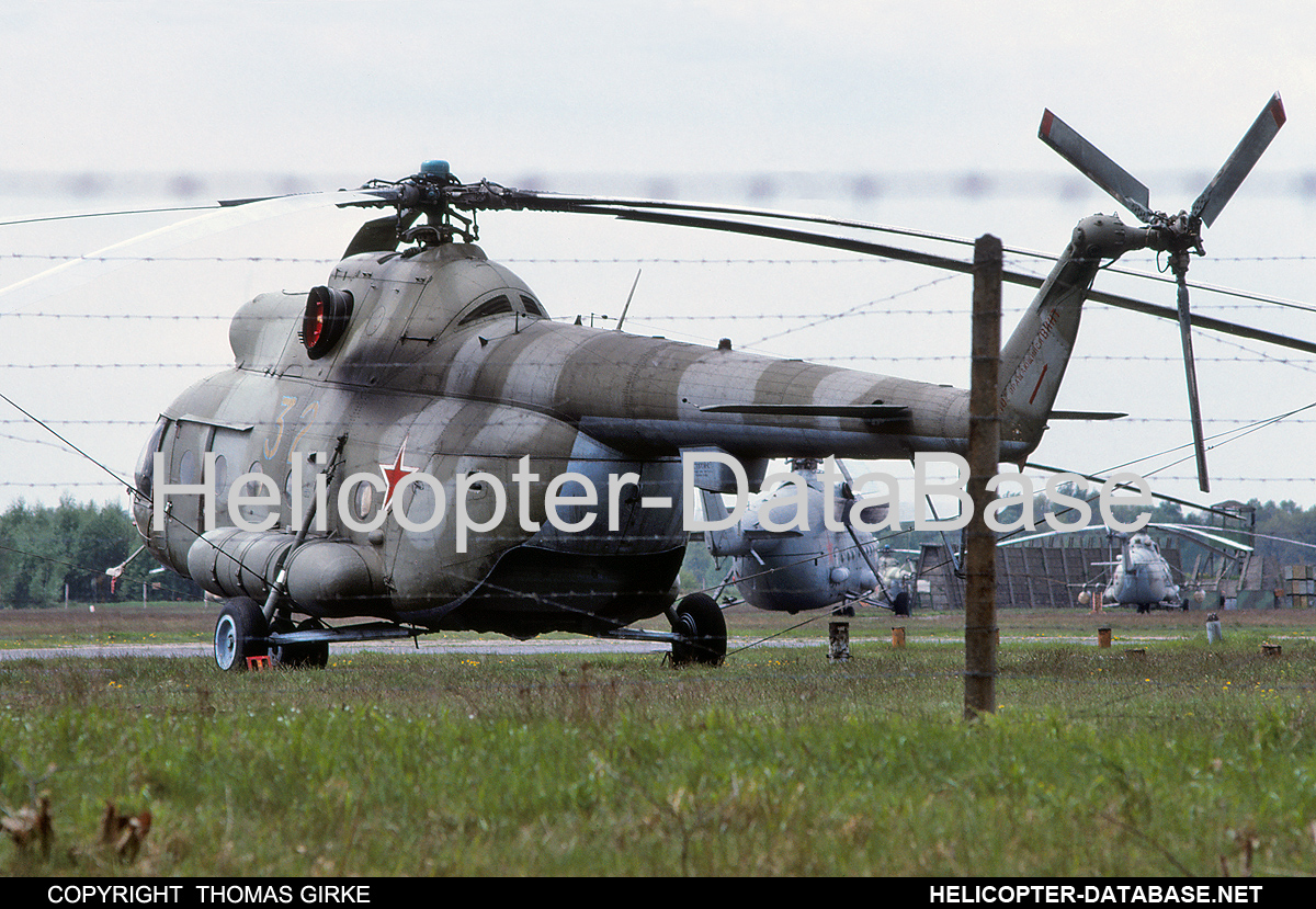 Mi-8R   32 yellow
