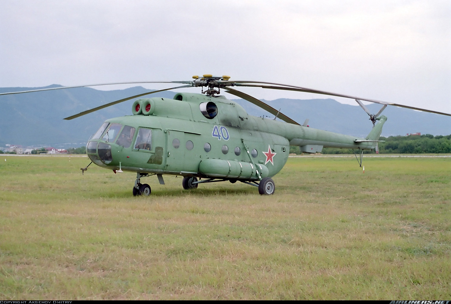 Mi-8TP   40 blue