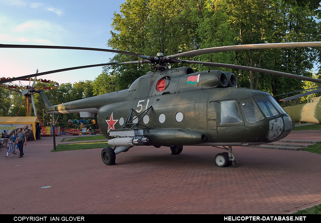 Mi-8AT   51 white