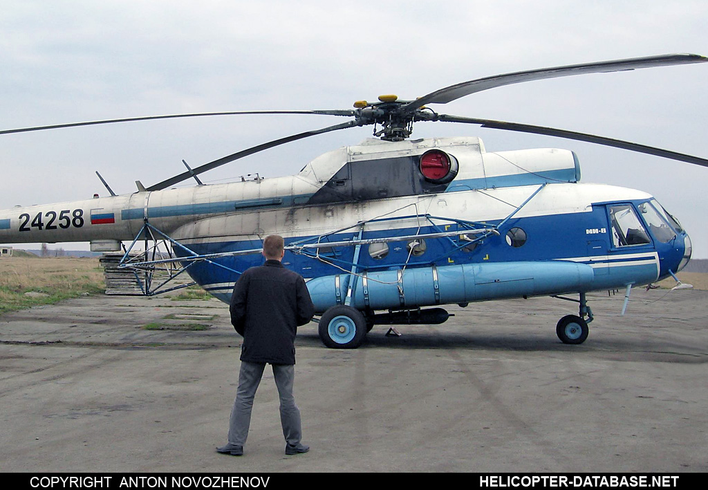 Mi-8T   24258