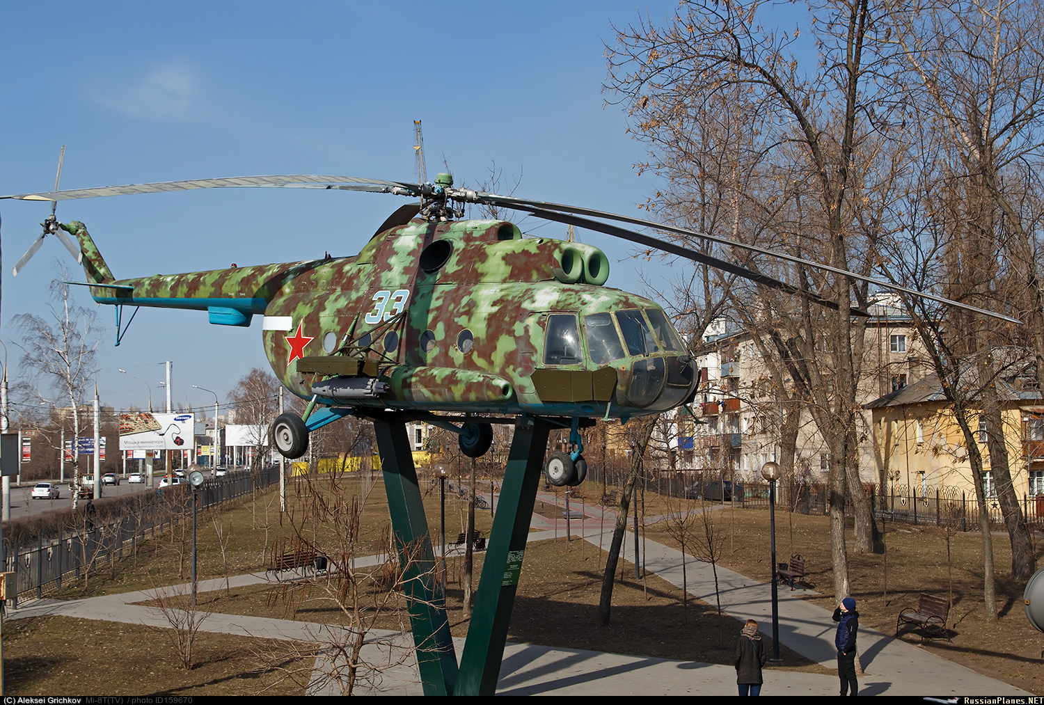 Mi-8T   33 blue