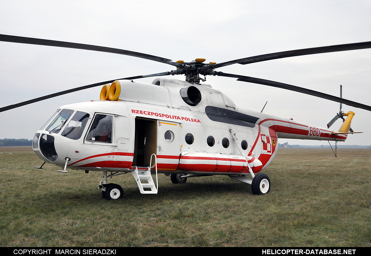 Mi-8T   660