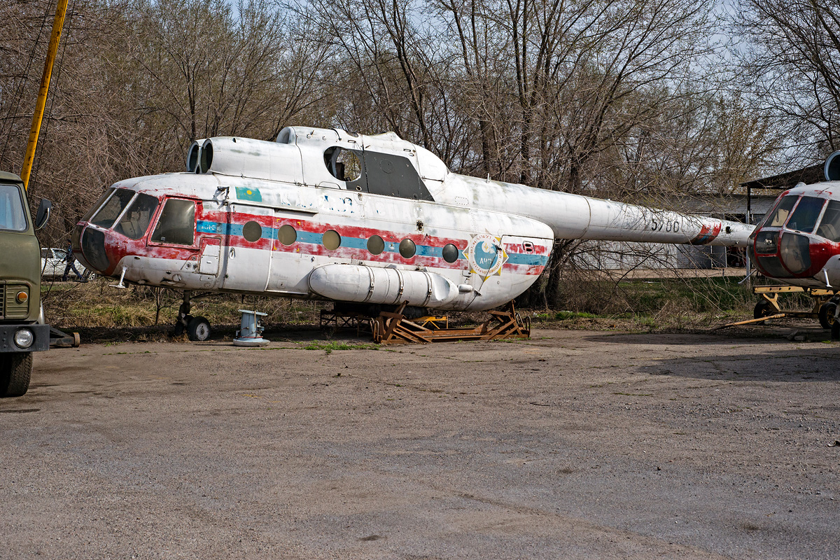 Mi-8TV   UN-25700