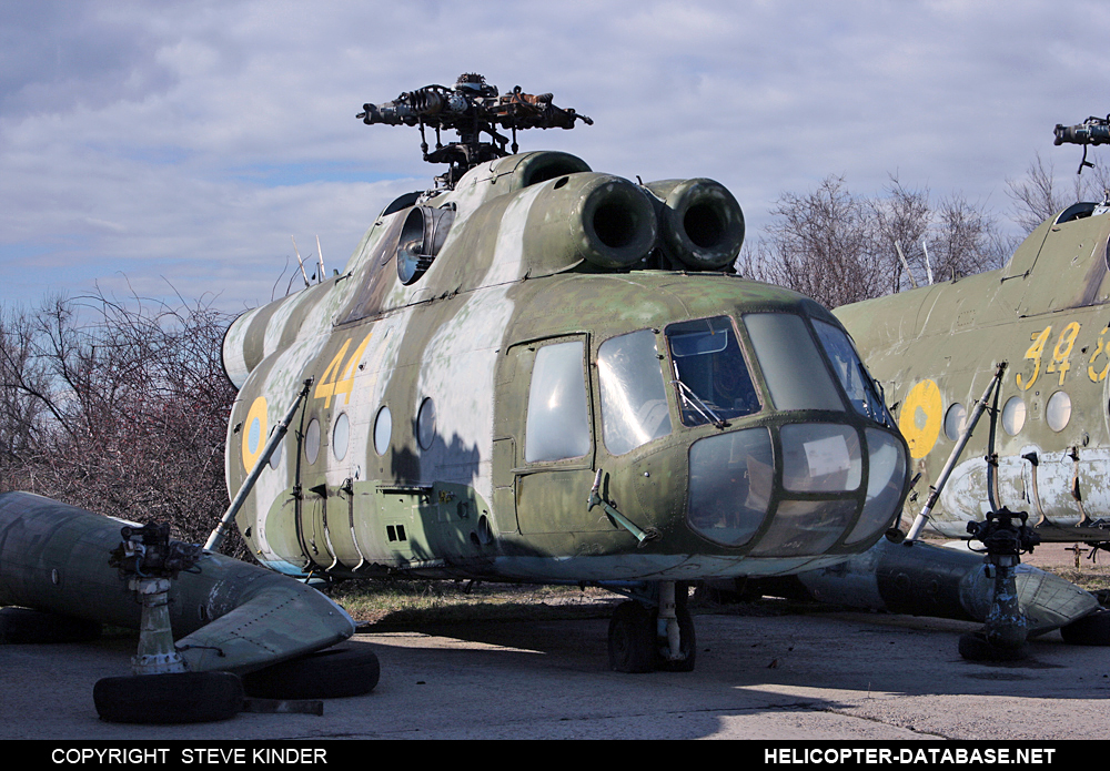 Mi-8T   44 yellow